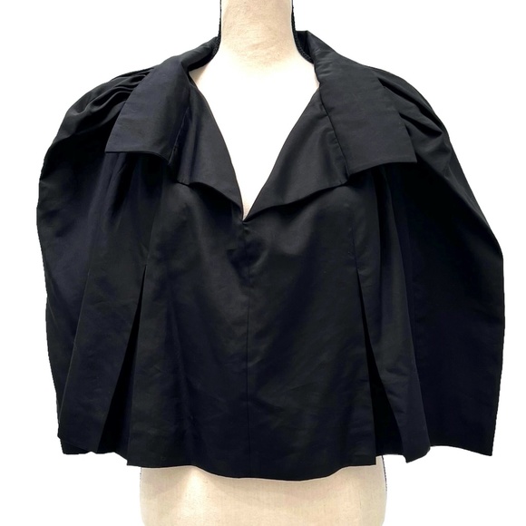 YVES SAINT LAURENT BLACK CROPPED PONCHO CAPE WITH POINT COLLAR - 2010 COLLECTION - Picture 1 of 14